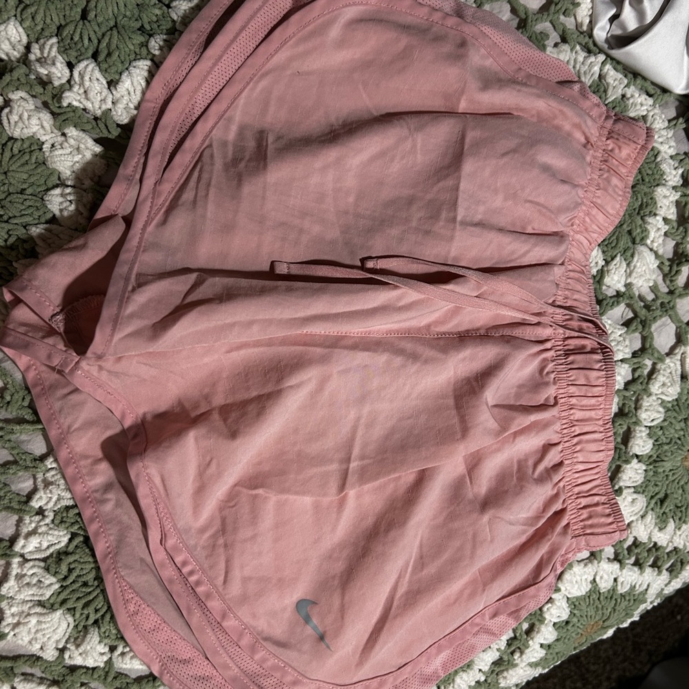 🍂S.99 - Nike Light Pink Shorts